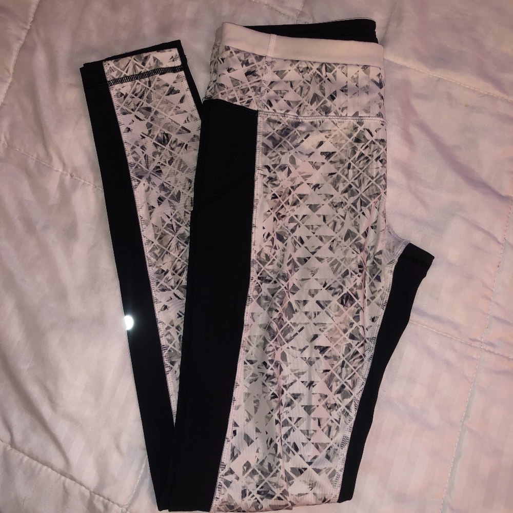 lululemon speed up tight size 6 patterned